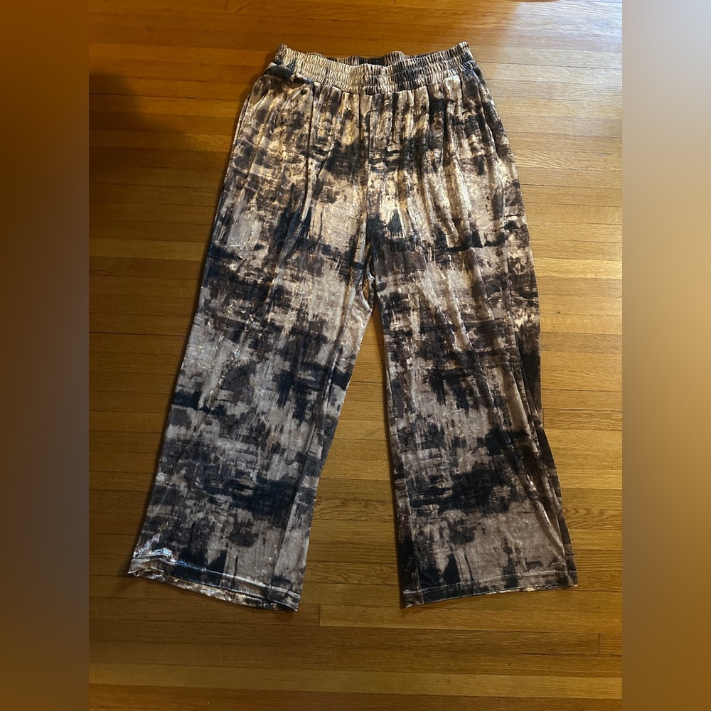 Nina Parker Wide-Leg Velvet Pants in Neutral Distressed, Size 1X, NWT
